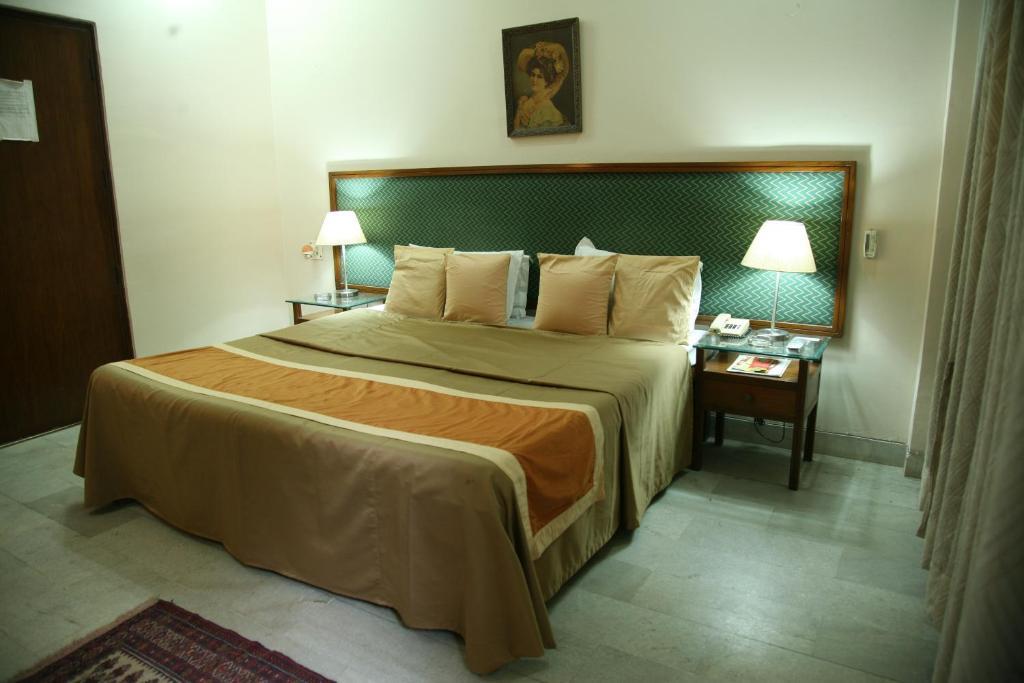 The Royal Residency Hotel Nova Deli Quarto foto