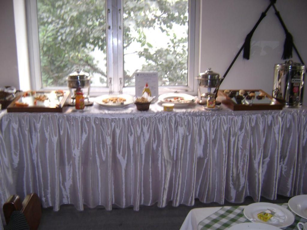 The Royal Residency Hotel Nova Deli Quarto foto